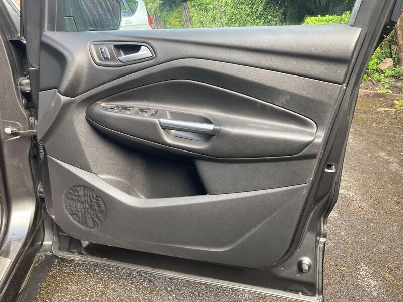 FORD KUGA