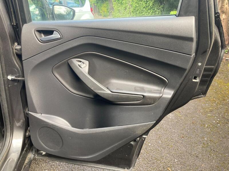 FORD KUGA