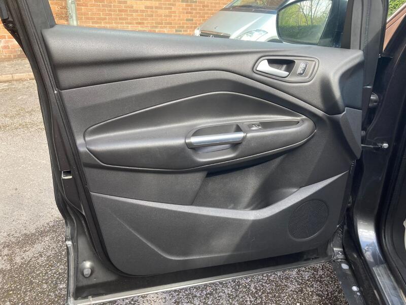 FORD KUGA