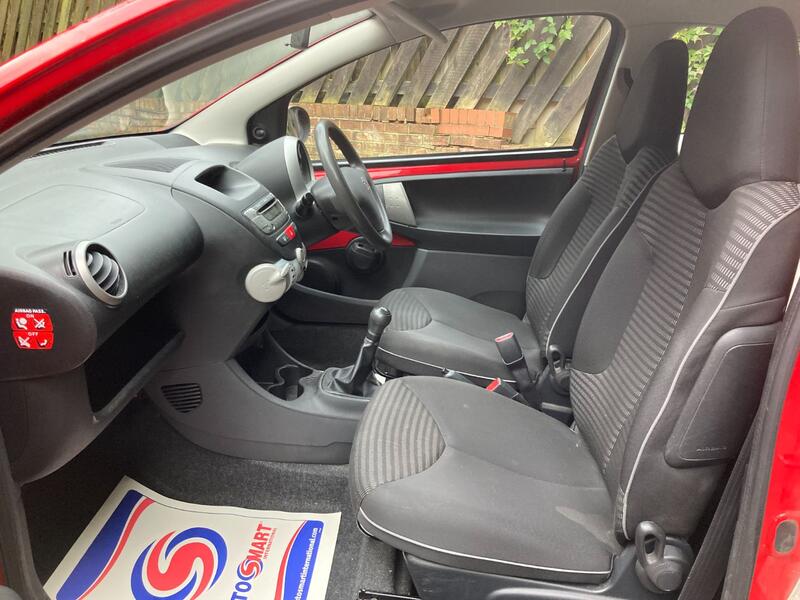 PEUGEOT 107
