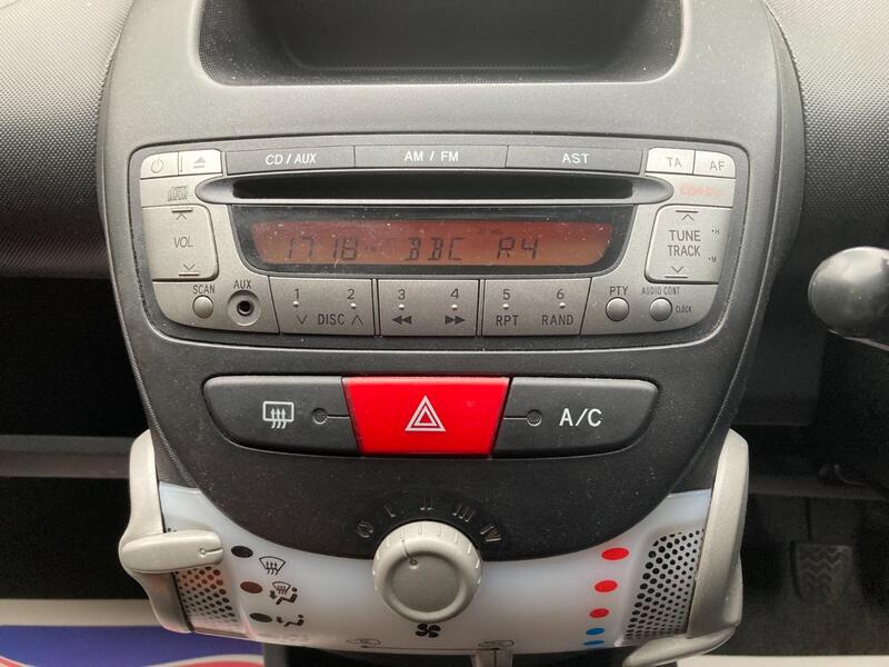 PEUGEOT 107