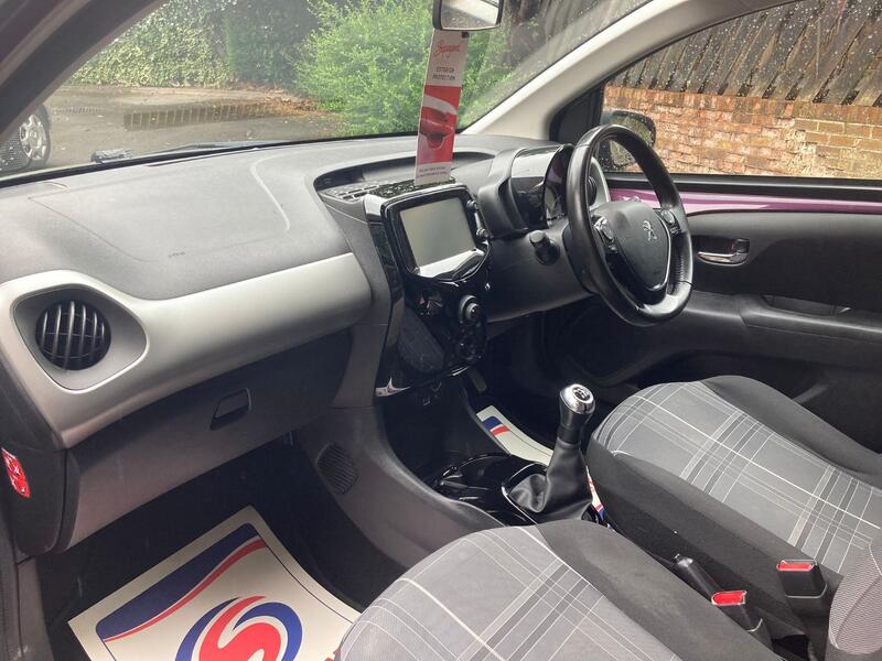 PEUGEOT 108
