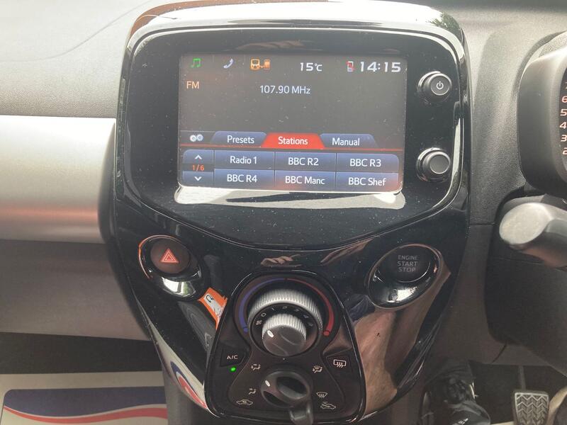 PEUGEOT 108