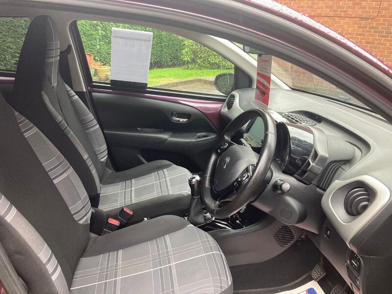 PEUGEOT 108
