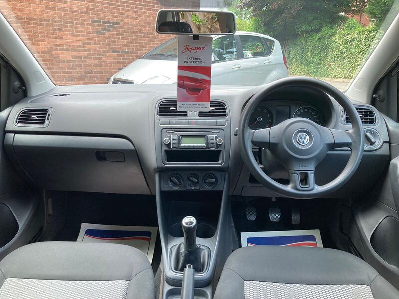 VOLKSWAGEN POLO