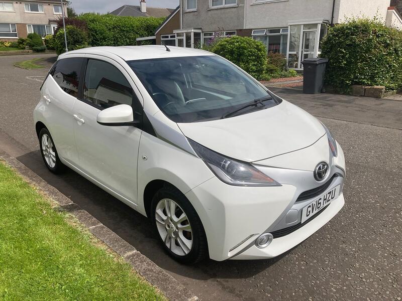 TOYOTA AYGO 1.0 VVT-i x-pure